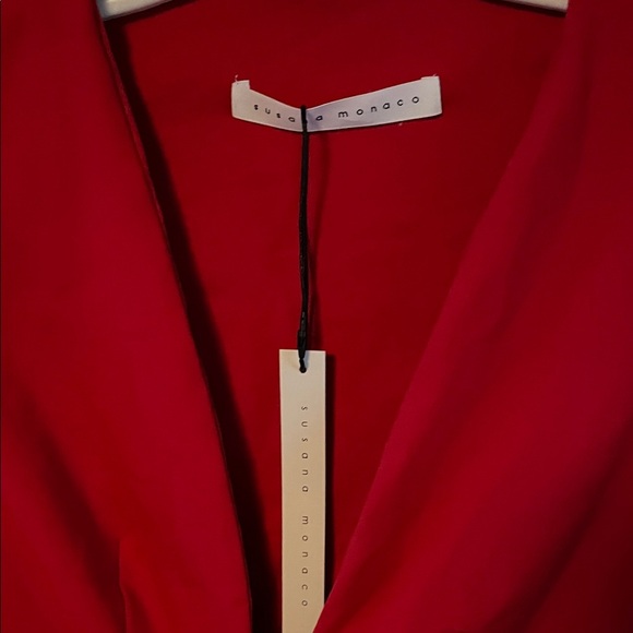 Susana Monaco Bold Red V-Neck Top - Picture 3 of 6